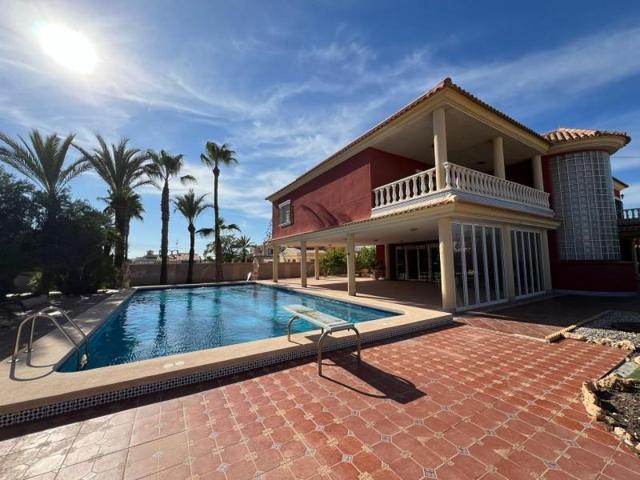 Chalet en venta en Torrevieja, Torreta florida photo 0