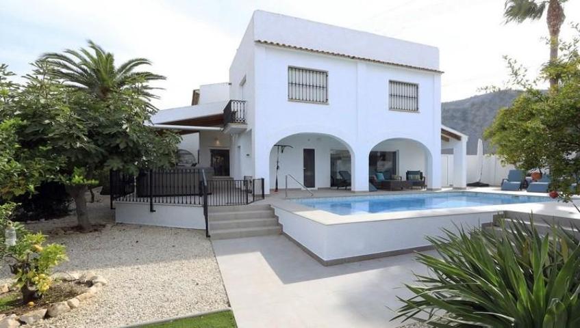 Chalet en venta en Alfaz del Pi, PLAYA photo 0
