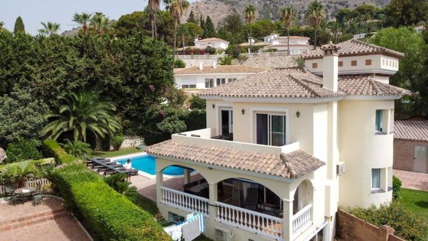 Chalet en venta en Benalmádena, Estupa Budista photo 0