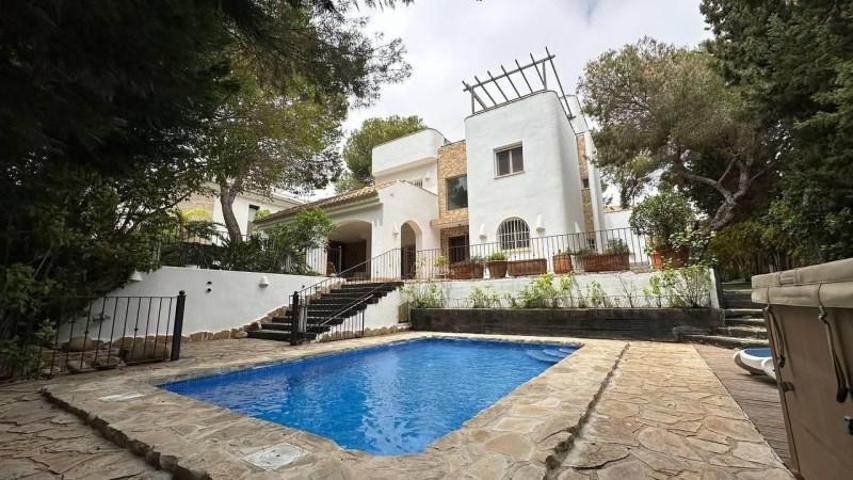 Chalet en venta en Orihuela Costa, Campoamor photo 0