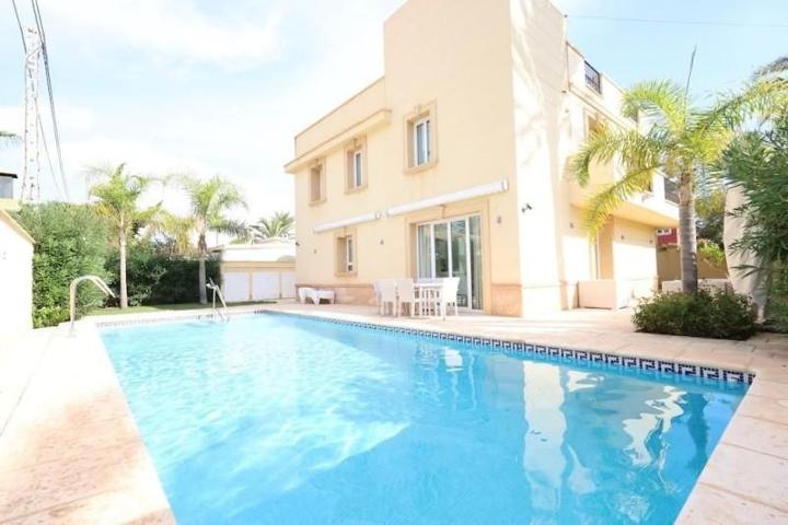 Chalet en venta en Orihuela Costa, Cabo Roig photo 0