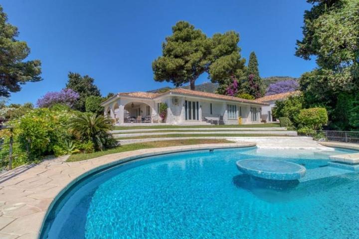 Chalet en venta en Benalmádena, Benalmádena Costa photo 0