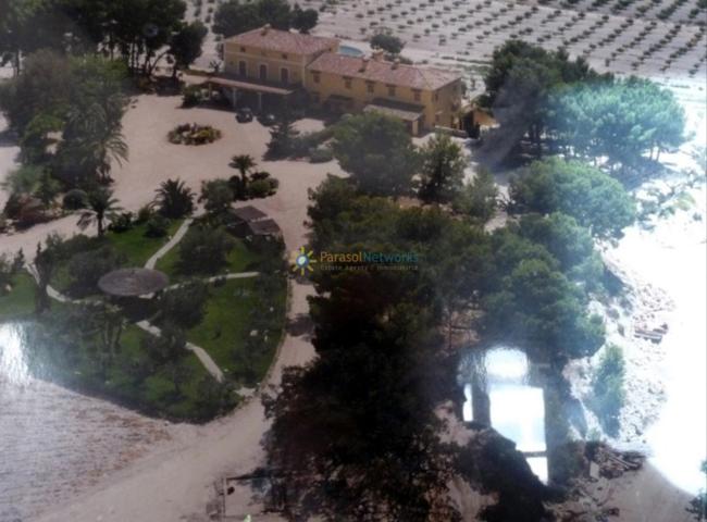 Casa con terreno en venta en Ontinyent, A las afueras photo 0