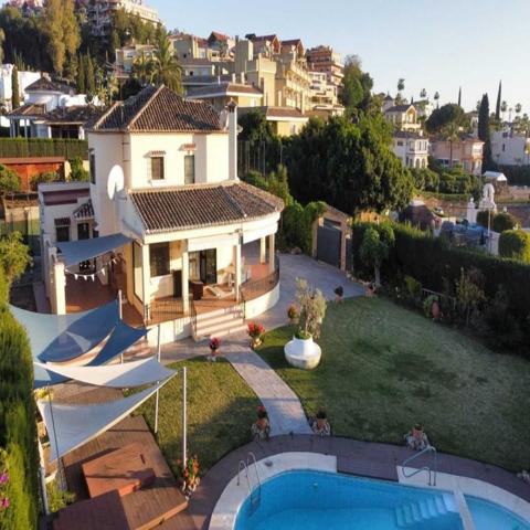 Chalet en venta en Marbella, Los Naranjos photo 0