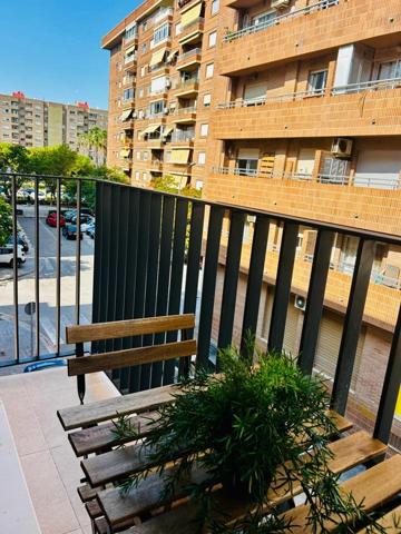 Piso en alquiler en Valencia, Carrer d'Esteve Ballester, 46022 photo 0