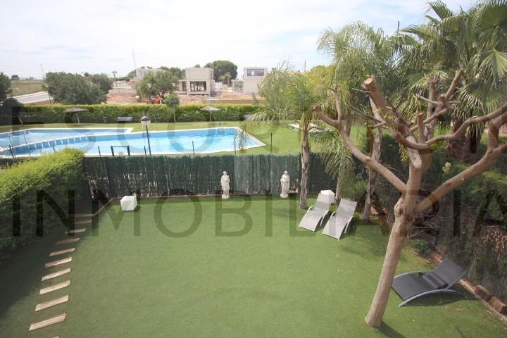 Adosada en alquiler en Bétera, Urb. Torre en Conill photo 0