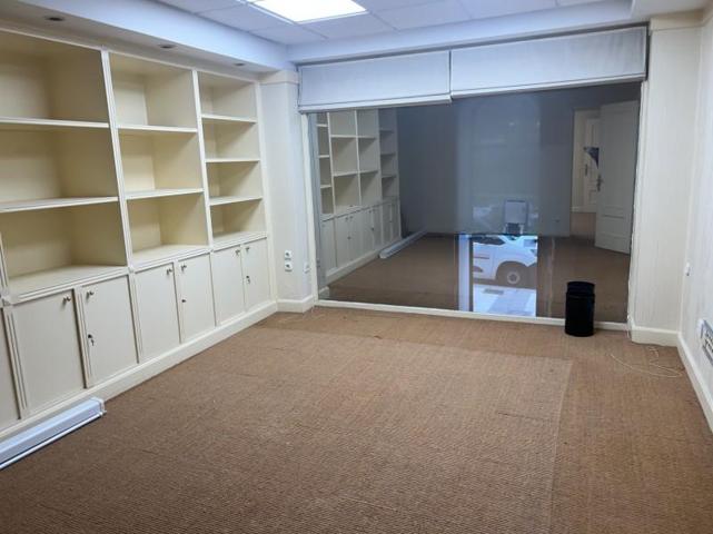 Local comercial en alquiler en Oviedo, Oviedo photo 0