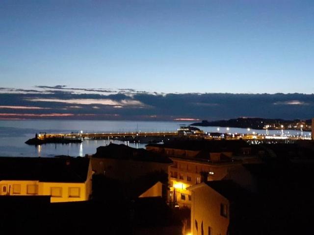 Chalet en alquiler en Sanxenxo, Salnés photo 0