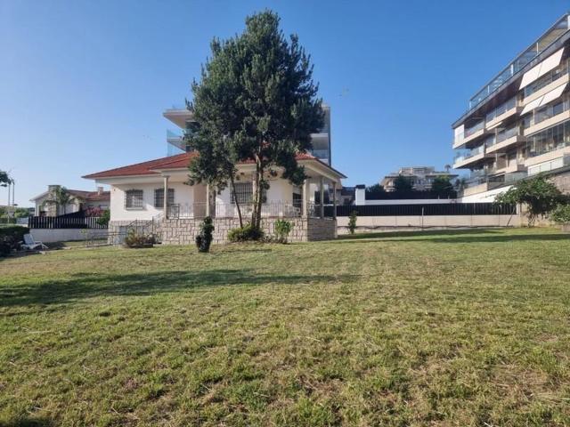 Chalet en alquiler en Sanxenxo, Salnés photo 0