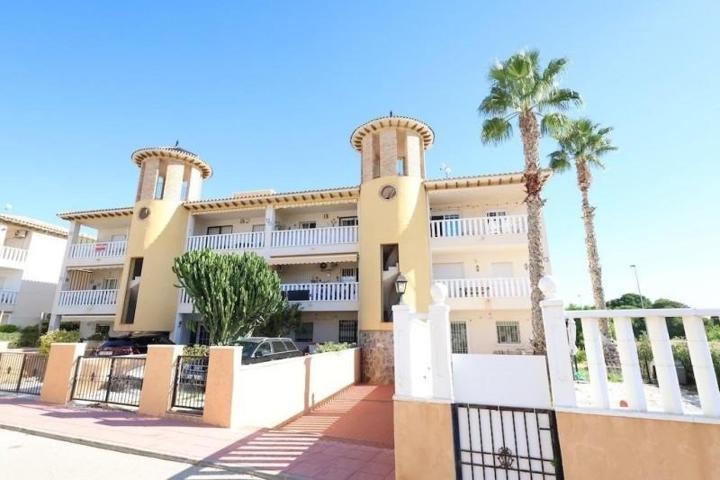 Apartamento en venta en Orihuela Costa photo 0