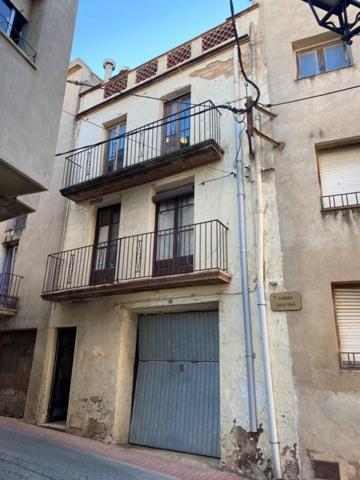 Casas de pueblo en venta en Godall, Centro photo 0