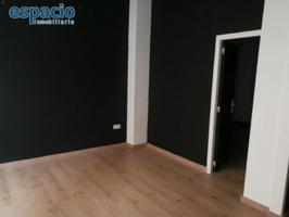 Local comercial en venta en Ponferrada, Centro photo 0