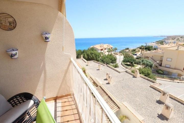 Apartamento en venta en Orihuela Costa, Campoamor photo 0