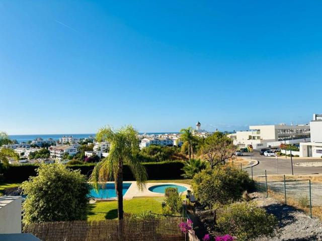 Piso en venta en Estepona, Parque Selwo Aventura photo 0