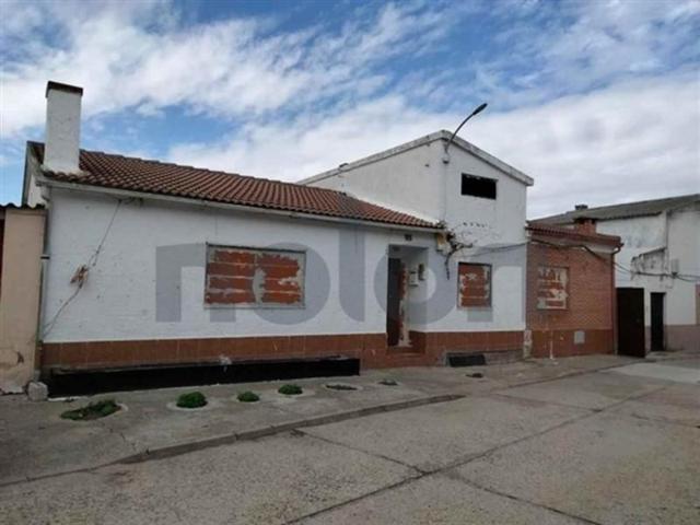 Adosada en venta en Matapozuelos, Tierra de Medina photo 0