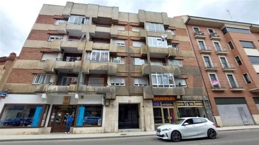 Piso en venta en Benavente, Benavente photo 0