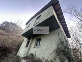 Casa en venta en Oviedo, Oviedo photo 0