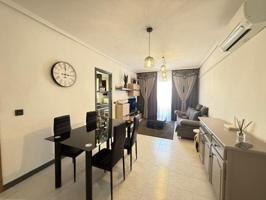 Apartamento en venta en Torrevieja, Playa de los locos photo 0