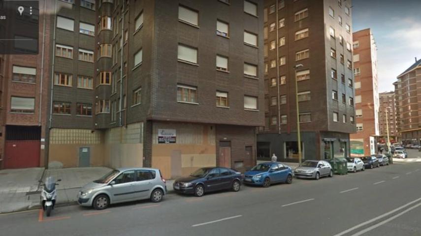 Local comercial en venta en Avilés, Avilés photo 0