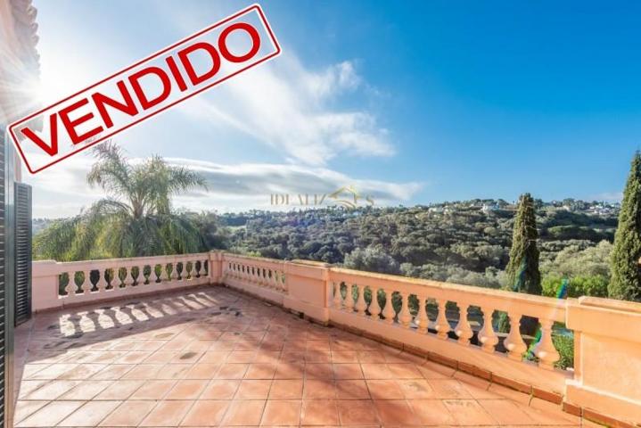 Adosada en venta en Sotogrande, Sotogrande Alto photo 0
