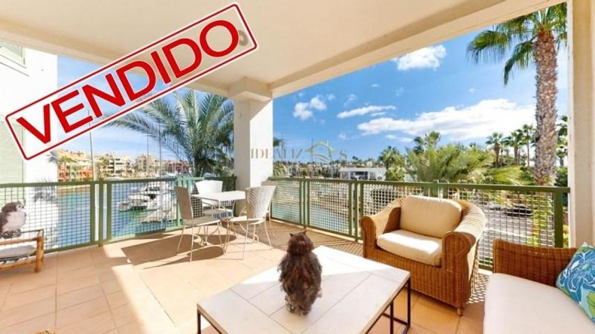 Apartamento en venta en Sotogrande, Sotogrande Marina photo 0