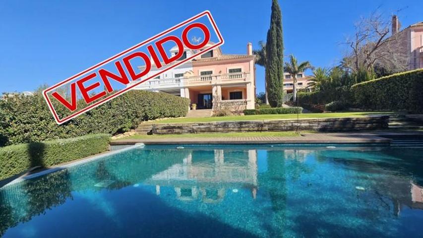 Adosada en venta en Sotogrande, Sotogrande Alto photo 0