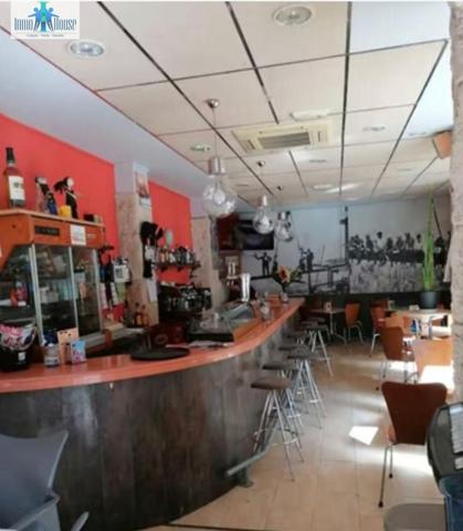 Local comercial en venta en Albacete, Centro-Carretas photo 0