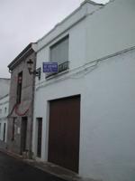 Edificio en venta en Higuera la Real, Centro photo 0