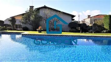 Chalet en venta en Sanxenxo, Sanxenxo photo 0