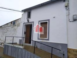 Casa en venta en Higuera la Real, Higuera La Real photo 0