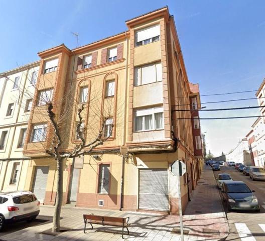 Local comercial en venta en León, San Mamés photo 0