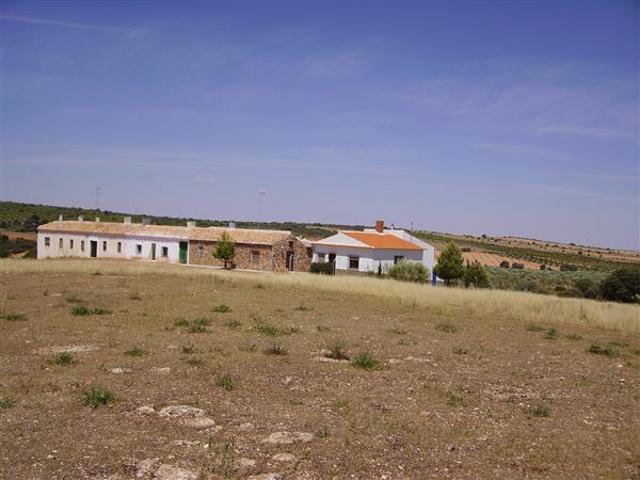 Terreno en venta en Tomelloso, Ctra. Ossa de Montiel photo 0