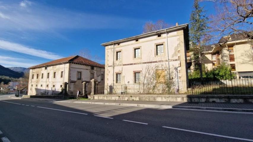 Casa en venta en Artziniega, Artziniega photo 0