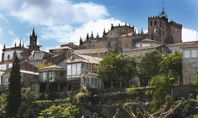 Casa con terreno en venta en Tui photo 0