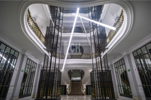 Edificio en venta en Madrid, Sol photo 0