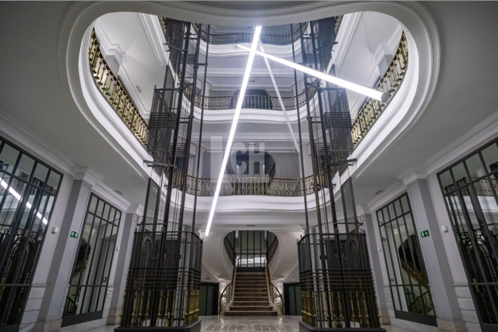 Edificio en venta en Madrid, Sol photo 0