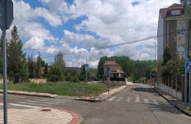 Terreno en venta en Sariegos, Azadinos photo 0