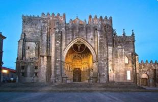 Casa con terreno en venta en Tui photo 0