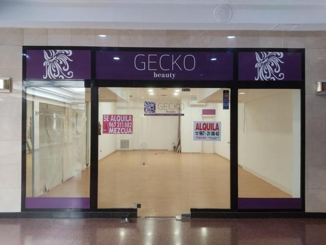 Local comercial en venta en Almansa, Centro photo 0