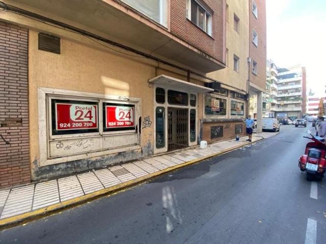 Local comercial en venta en Badajoz, Sta. Marina photo 0