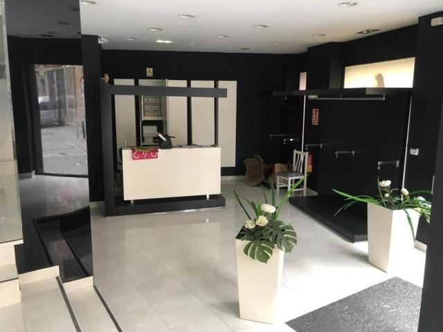 Local comercial en alquiler en Torrelavega, Calle Ceferino Calderón, 39300 photo 0