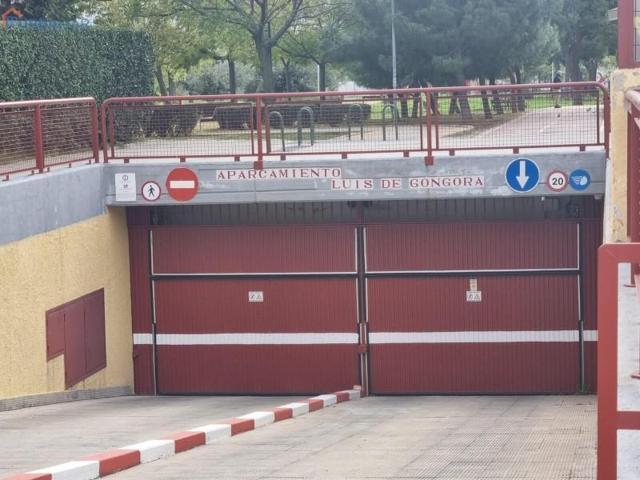 Garaje en venta en Leganés, Carrascal photo 0