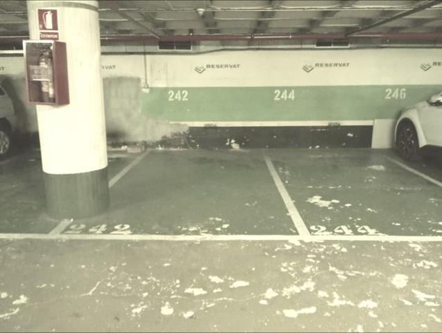 Parking en venta en Barcelona, La Guineueta photo 0