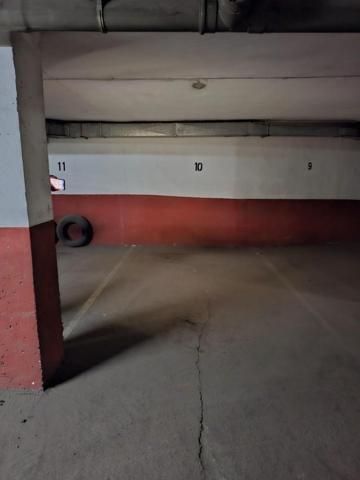 Parking en venta en León, Universidad photo 0