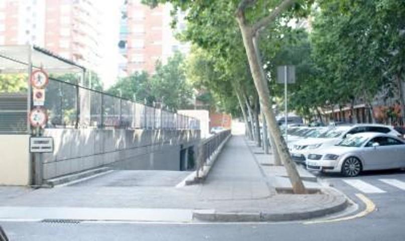 Garaje en venta en Barcelona, Les Corts photo 0