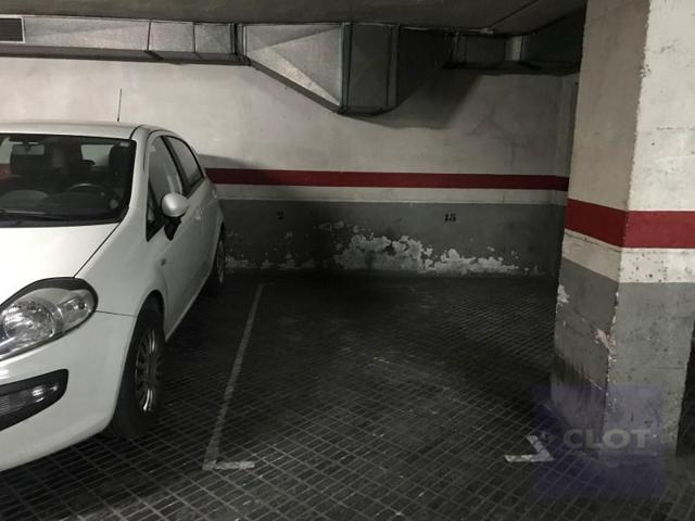Parking en venta en Barcelona, El Clot photo 0