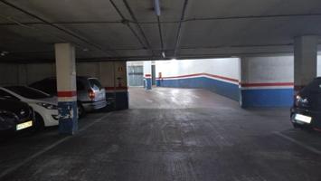 Parking en venta en Barcelona, Navas photo 0