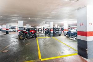 Parking en venta en L'Hospitalet de Llobregat, Carrer Martí Codolar, 08902 photo 0