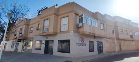 Garaje en venta en Retamar photo 0