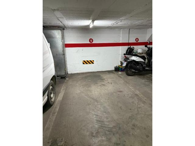 Parking en venta en Figueres photo 0